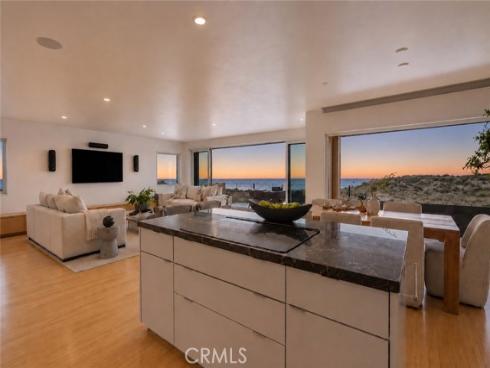 1554 E Oceanfront  , Newport Beach, CA