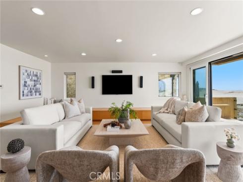 1554 E Oceanfront  , Newport Beach, CA