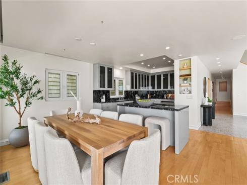 1554 E Oceanfront  , Newport Beach, CA