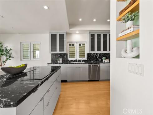 1554 E Oceanfront  , Newport Beach, CA