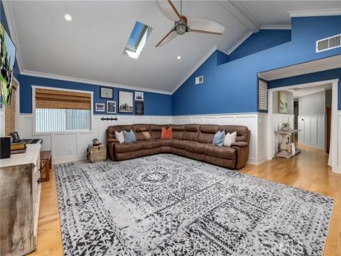 331 Walnut Street, Newport Beach, CA
