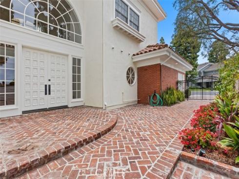 2  Belcourt  , Newport Beach, CA