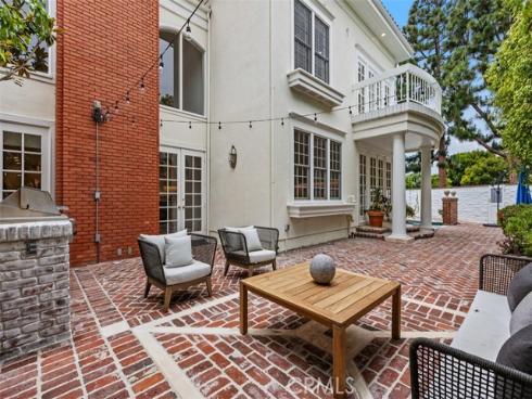 2  Belcourt  , Newport Beach, CA