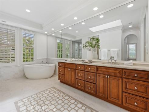 2  Belcourt  , Newport Beach, CA