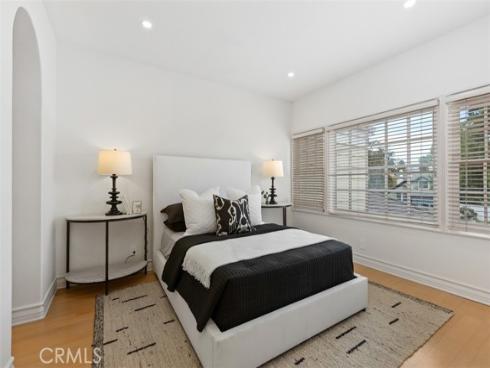 2  Belcourt  , Newport Beach, CA