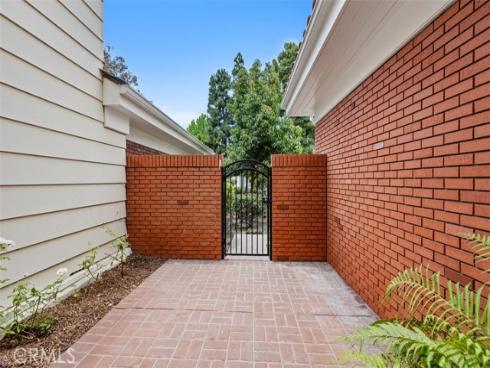 2  Belcourt  , Newport Beach, CA