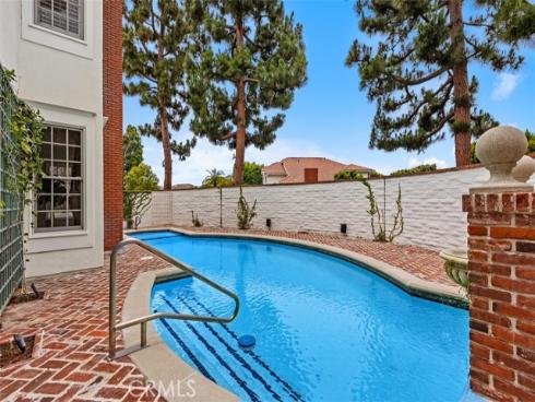 2  Belcourt  , Newport Beach, CA