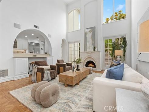 2  Belcourt  , Newport Beach, CA