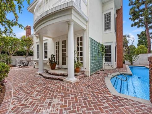 2  Belcourt  , Newport Beach, CA