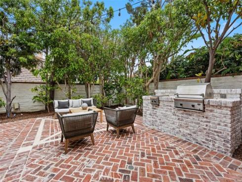 2  Belcourt  , Newport Beach, CA