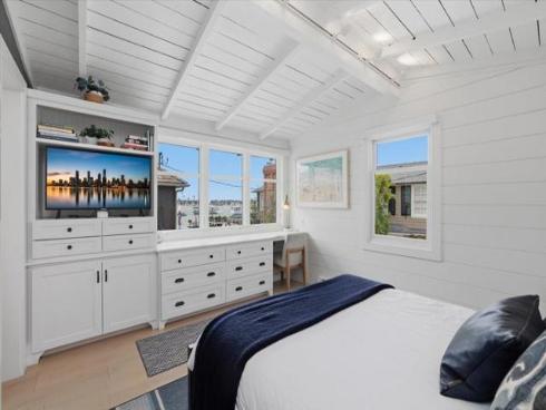 104  Onyx   Avenue, Newport Beach, CA