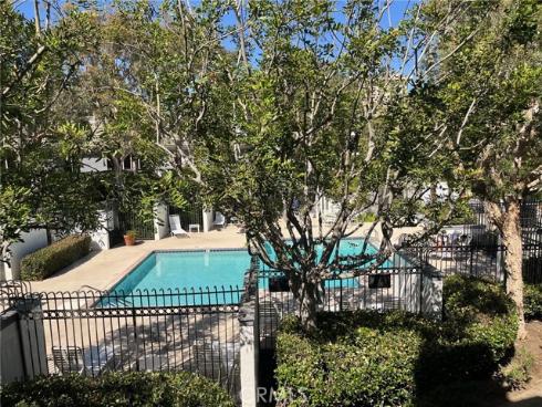 230  Lille Lane 204  , Newport Beach, CA