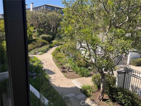 230  Lille Lane 204  , Newport Beach, CA