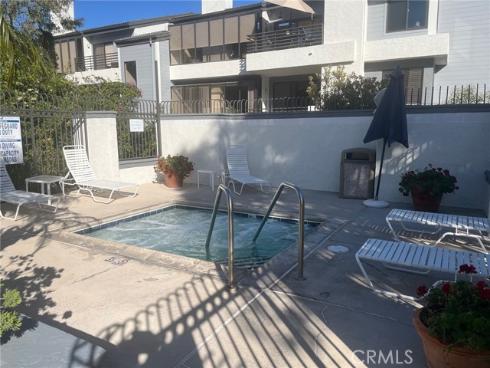 230  Lille Lane 204  , Newport Beach, CA