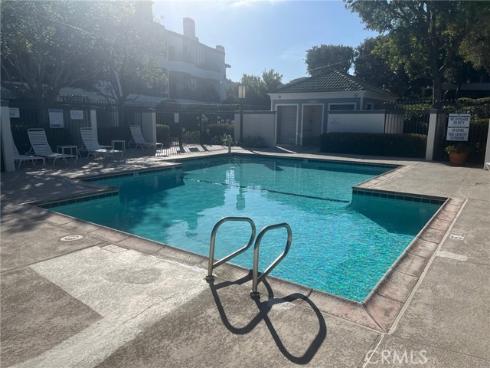 230  Lille Lane 204  , Newport Beach, CA