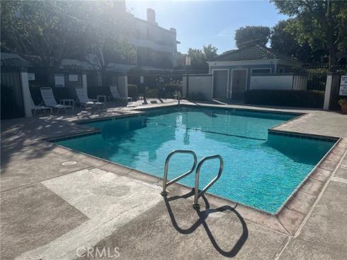 230  Lille Lane 204  , Newport Beach, CA