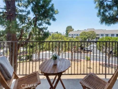 102  Scholz  234 , Newport Beach, CA