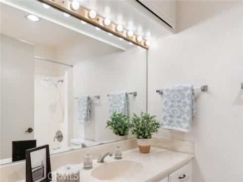102  Scholz  234 , Newport Beach, CA