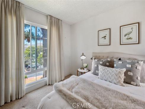 102  Scholz  234 , Newport Beach, CA