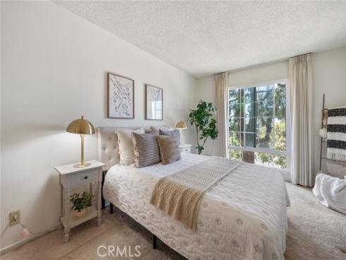 102  Scholz  234 , Newport Beach, CA