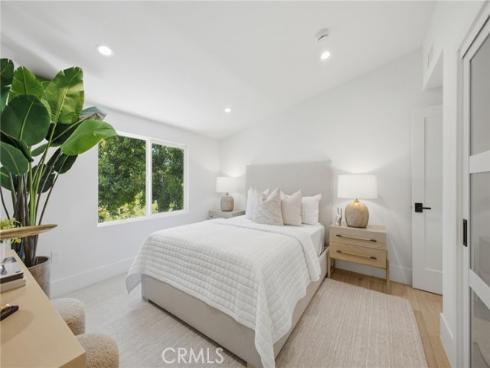 539  Vista Flora  , Newport Beach, CA