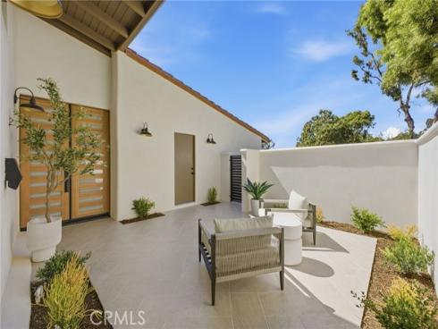 539  Vista Flora  , Newport Beach, CA