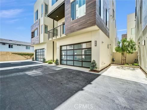 25  Ebb Tide  , Newport Beach, CA