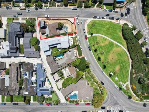 2700  Cliff  , Newport Beach, CA