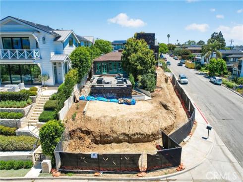 2700  Cliff  , Newport Beach, CA