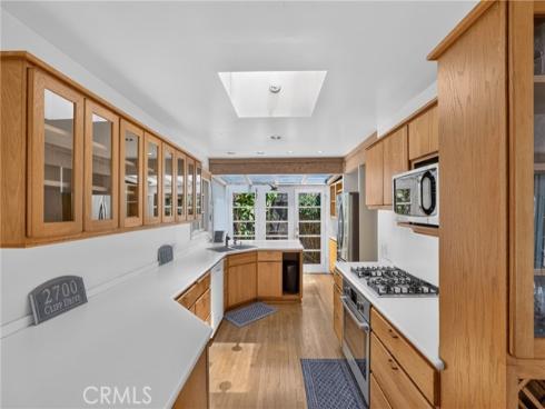2700  Cliff  , Newport Beach, CA