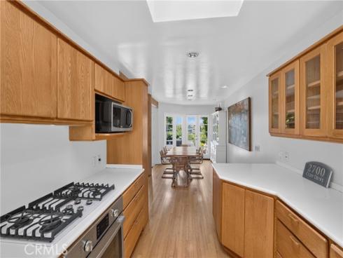 2700  Cliff  , Newport Beach, CA