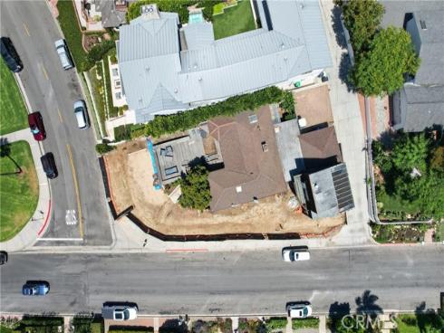 2700  Cliff  , Newport Beach, CA