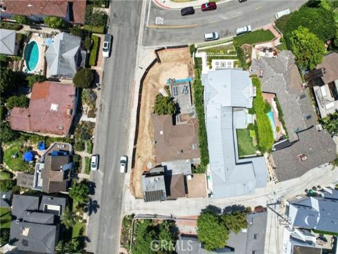 2700  Cliff  , Newport Beach, CA