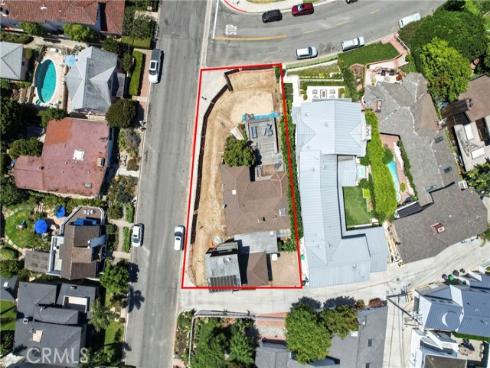 2700  Cliff  , Newport Beach, CA
