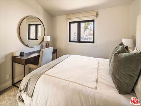 305  Grand Canal  8 , Newport Beach, CA