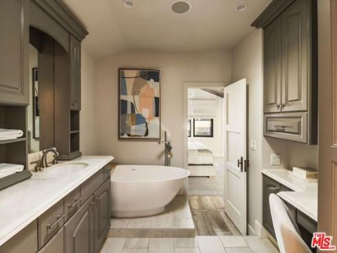 305  Grand Canal  8 , Newport Beach, CA