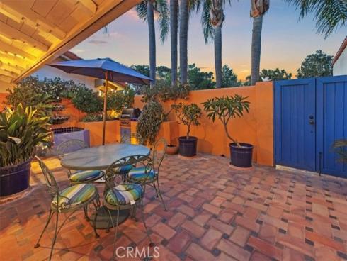 537  Vista Grande  , Newport Beach, CA