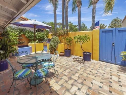 537  Vista Grande  , Newport Beach, CA