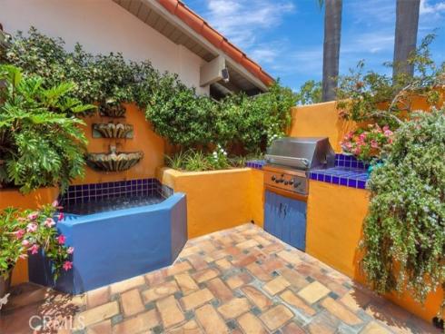537  Vista Grande  , Newport Beach, CA