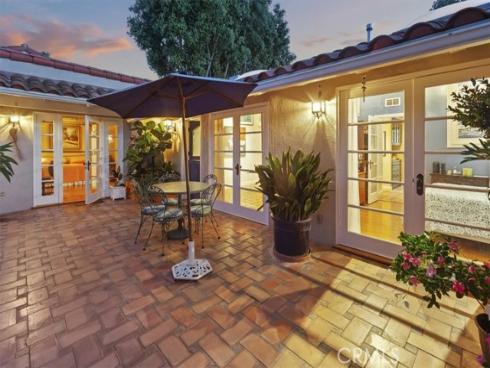 537  Vista Grande  , Newport Beach, CA