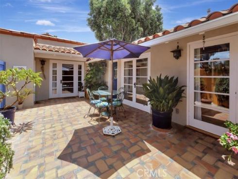 537  Vista Grande  , Newport Beach, CA