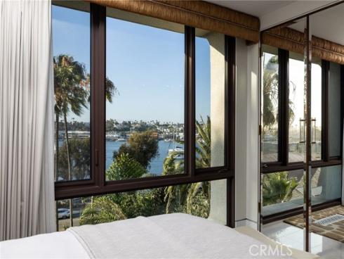 601  Lido Park  4B  Drive, Newport Beach, CA