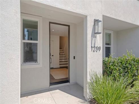1209  Winslow  , Newport Beach, CA