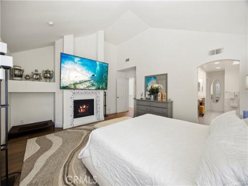 16  Lucerne  , Newport Beach, CA