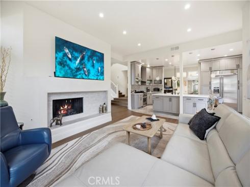 16  Lucerne  , Newport Beach, CA