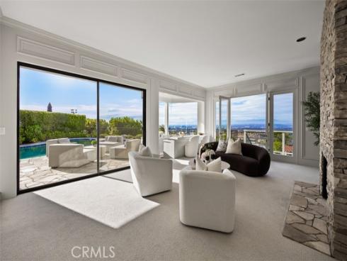 17  Napoli  , Newport Beach, CA