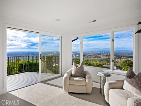 17  Napoli  , Newport Beach, CA
