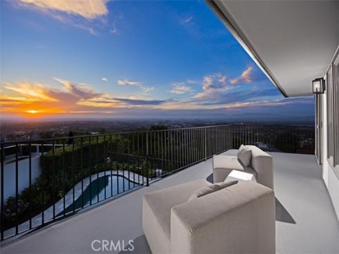 17  Napoli  , Newport Beach, CA