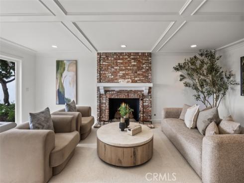 17  Napoli  , Newport Beach, CA