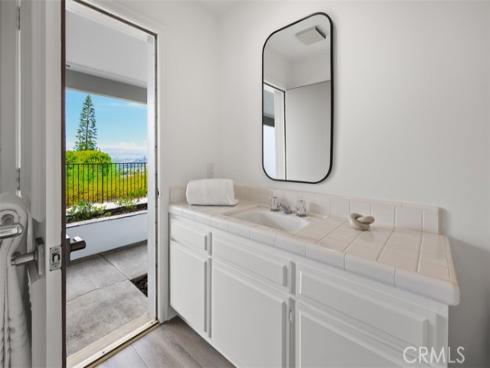 17  Napoli  , Newport Beach, CA